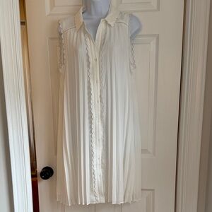 CeCe Ivory. Sleeveless Pleated Dress. Size Large. Brand new, never worn.